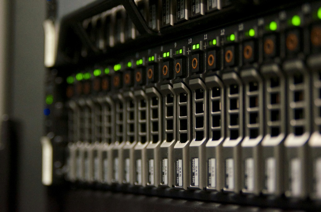 Server & Cloud Storage